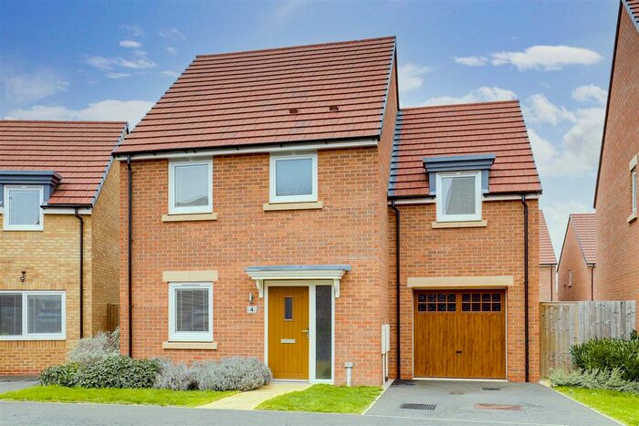 4 Bedroom Detached House To Rent In Magpie Crescent, West Bridgford, Nottingham, NG2