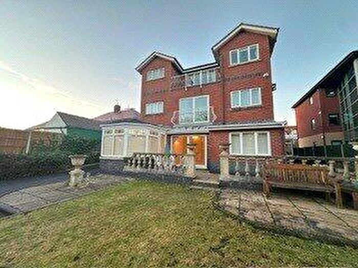 2 Bedroom Apartment To Rent In Queens Road, Southport, Merseyside, PR9