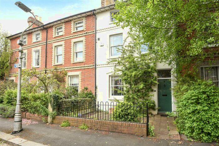 4 Bedroom Town House To Rent In New Road, Reading, Berkshire, RG1