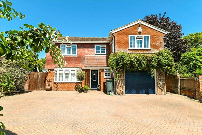 4 Bedroom Detached House For Sale In Barton Common Lane, Barton On Sea, New Milton, Hampshire, BH25