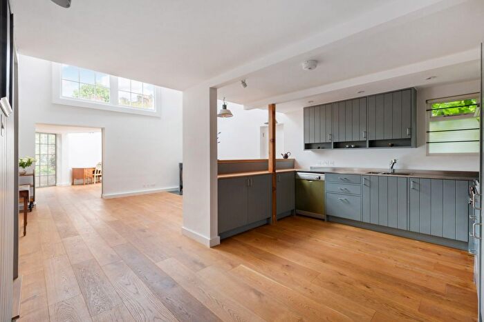 3 Bedroom Mews To Rent In Albert Street, London, NW1