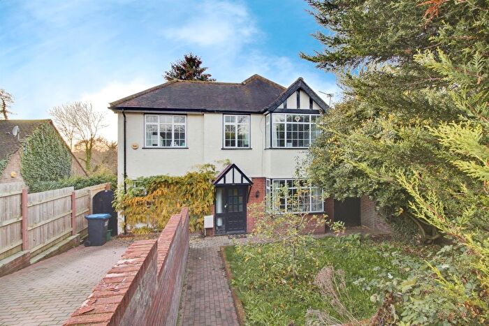 4 Bedroom Detached House For Sale In Great North Road, Welwyn Garden City, AL8