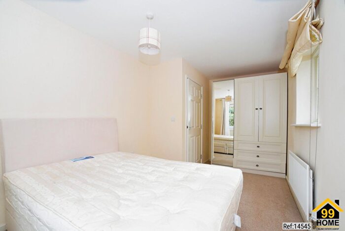 1 Bedroom Flat For Sale In Hardie Close, Tetbury, GL8