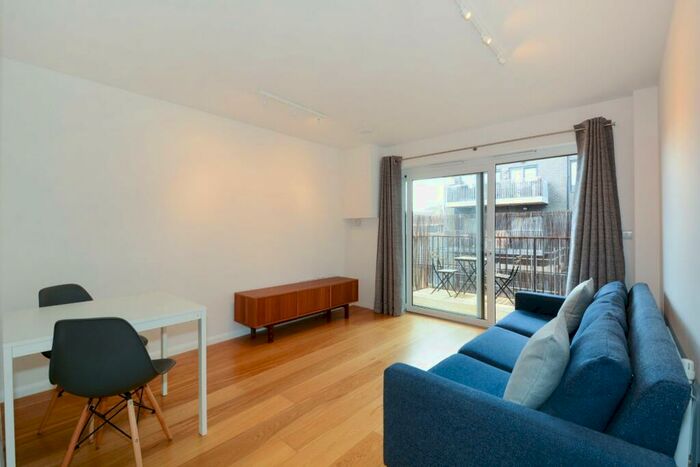 2 Bedroom Apartment To Rent In Cresset Road, London, E9