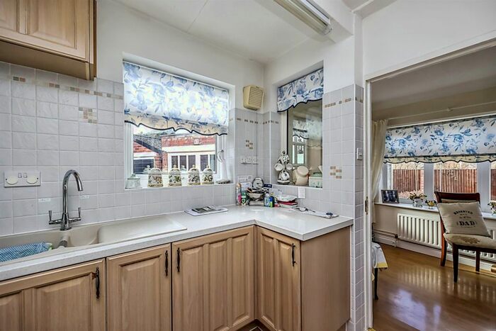 3 Bedroom Semi-Detached House For Sale In Stancliffe Avenue, Bulwell, Nottingham, NG6