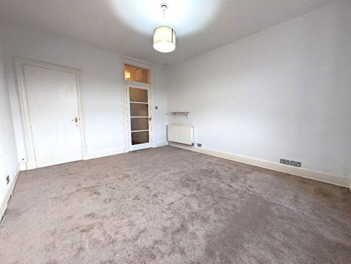 1 Bedroom Flat To Rent In Rossie Place, Easter Road, Edinburgh, EH7