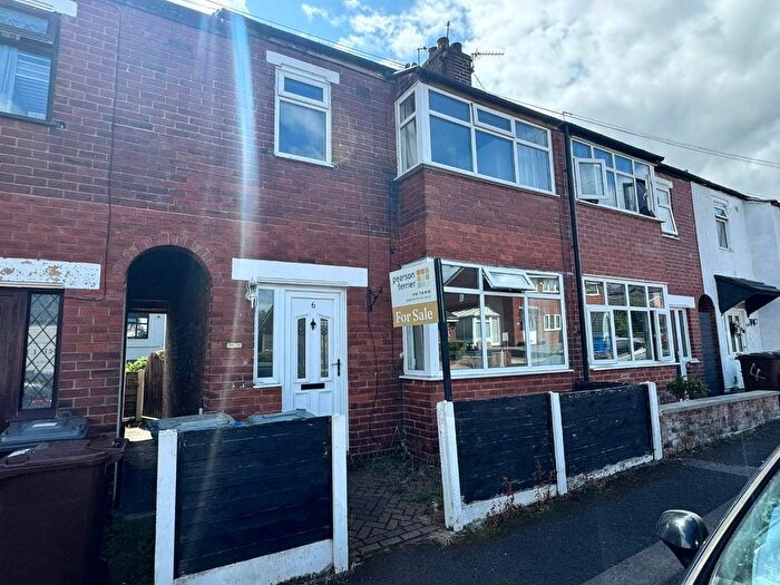 3 Bedroom Town House For Sale In Hill Street, Radcliffe, Manchester, M26