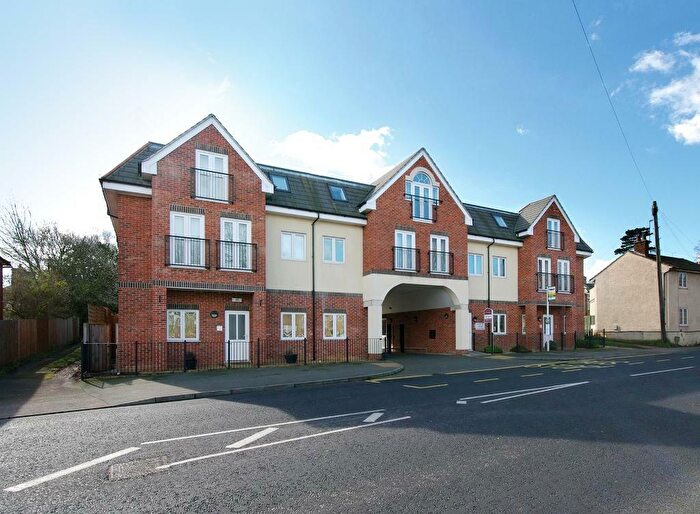 2 Bedroom Flat To Rent In Stevenage Road, Hitchin, SG4