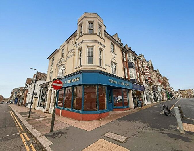 2 Bedroom Flat For Sale In Wilton Road, Bexhill-On-Sea, TN40