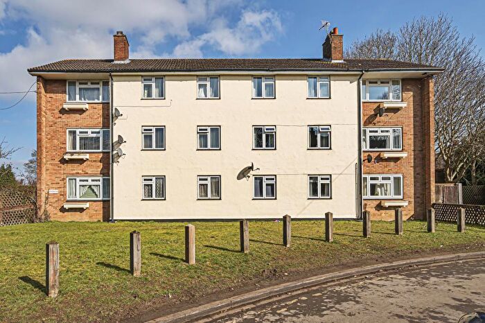 2 Bedroom Flat To Rent In Slade Close, Headington, OX3