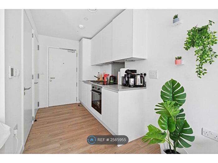 Studio To Rent In Cadence Court, London, N1C