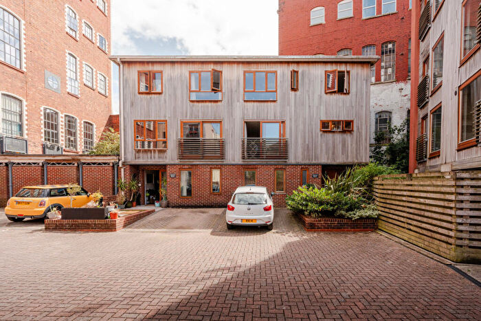3 Bedroom End Of Terrace House For Sale In East Street, Bedminster, Bristol, BS3