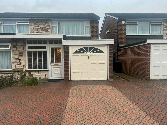 3 Bedroom End Of Terrace House To Rent In Walnut Tree Close, Cheshunt, Waltham Cross, EN8