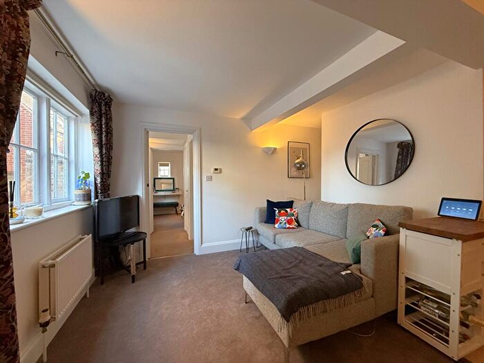1 Bedroom Flat To Rent In Market Place, Wantage, OX12