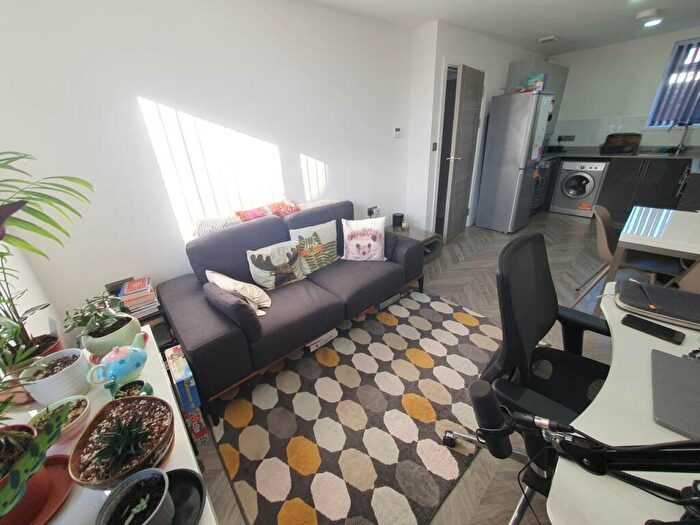 1 Bedroom Flat To Rent In Maindy Road, Cathays, CF24