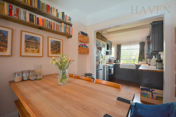 2 Bedroom Maisonette To Rent In Leslie Road, East Finchley, London, N2