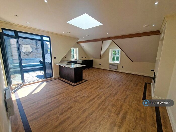 1 Bedroom Flat To Rent In Park Place, Cardiff, CF10