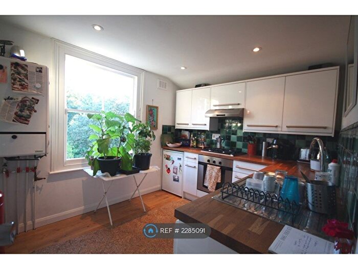 2 Bedroom Flat To Rent In Manor Road, London, N16
