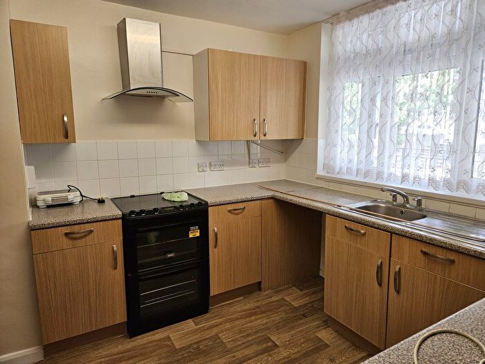 3 Bedroom Maisonette To Rent In Aldriche Way, Chingford, E4