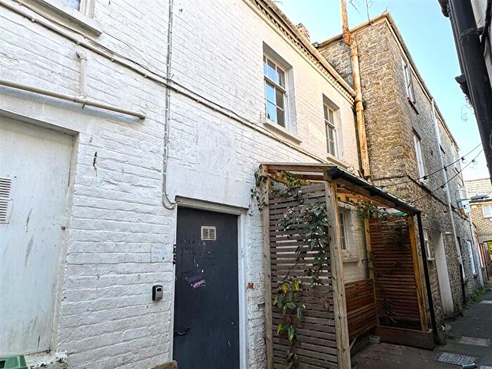 1 Bedroom Apartment For Sale In Chancery Lane, Bridport, DT6