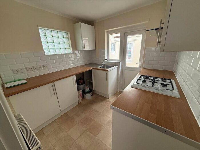 2 Bedroom Detached Bungalow To Rent In Park Crescent, Portslade, BN41