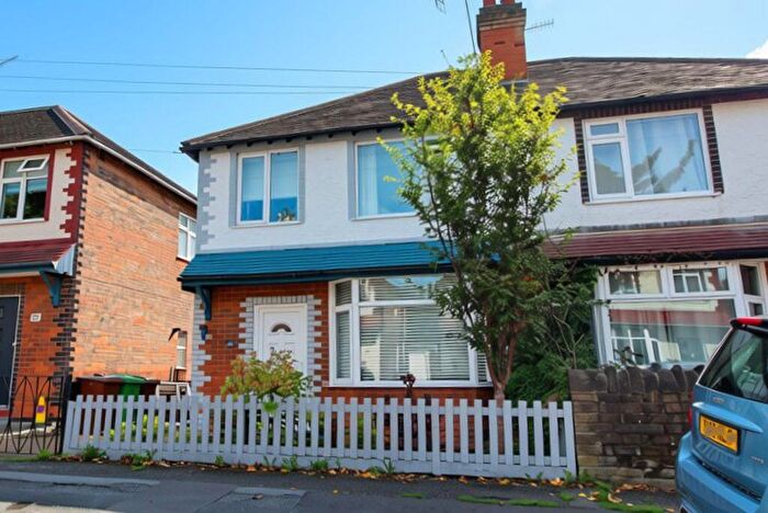 3 Bedroom Semi-Detached House For Sale In Hill Crest Grove, Sherwood, Nottingham, NG5