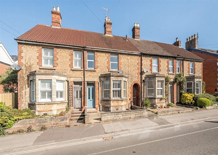 3 Bedroom Terraced House For Sale In Park Lane, Chippenham, SN15