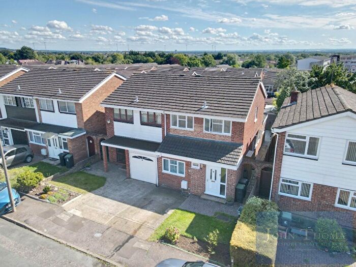 3 Bedroom Semi-Detached House For Sale In View Close, Chigwell, Essex, IG7
