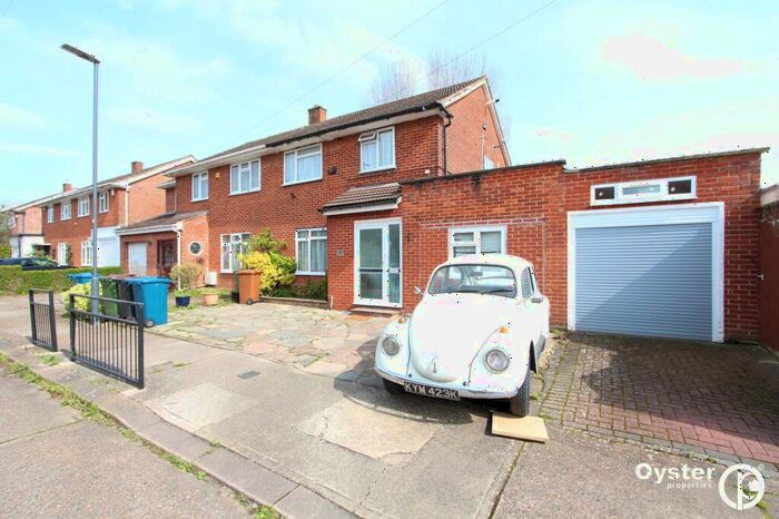 2 Bedroom Flat To Rent In Honister Gardens, Stanmore, HA7