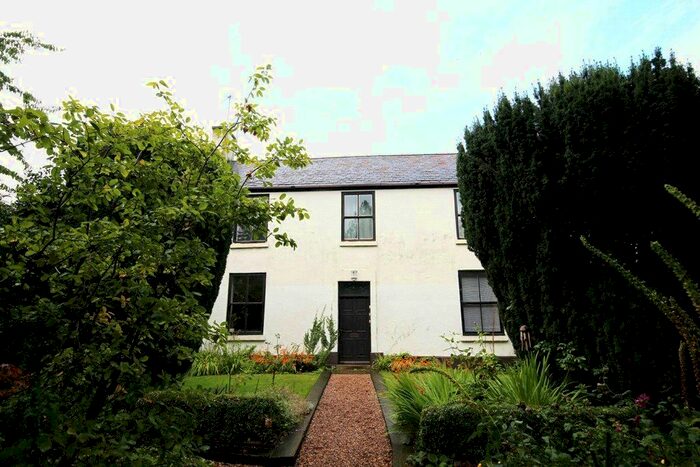 2 Bedroom Flat To Rent In Brookhouse Court, Sheffield, South Yorkshire S12