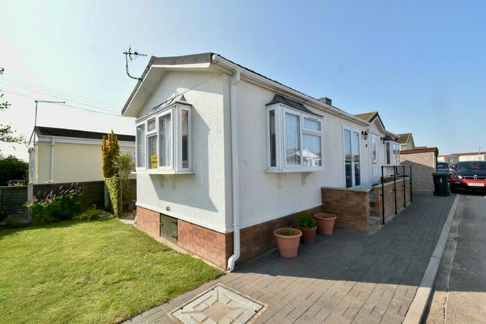 2 Bedroom Park Home For Sale In Braemar Residential Park, Kirkby Green, Lincoln, LN4