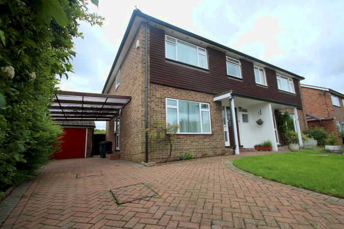 4 Bedroom House To Rent In Edgewood Green, Shirley, CR0