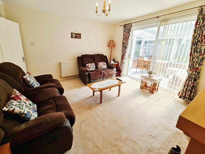 2 Bedroom Bungalow For Sale In Furzefield, Bedford, MK41