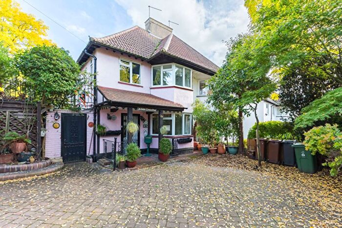 3 Bedroom Terraced House To Rent In Highams Park, Highams Park, London, E4