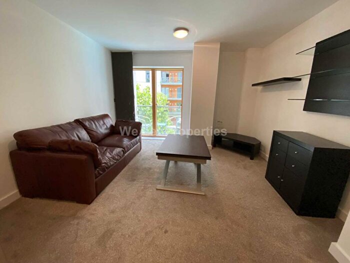 1 Bedroom Apartment To Rent In Jefferson Place, Fernie Street, M4