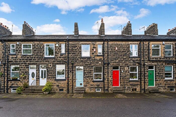 4 Bedroom Terraced House For Sale In Henry Terrace, Yeadon, Leeds, LS19
