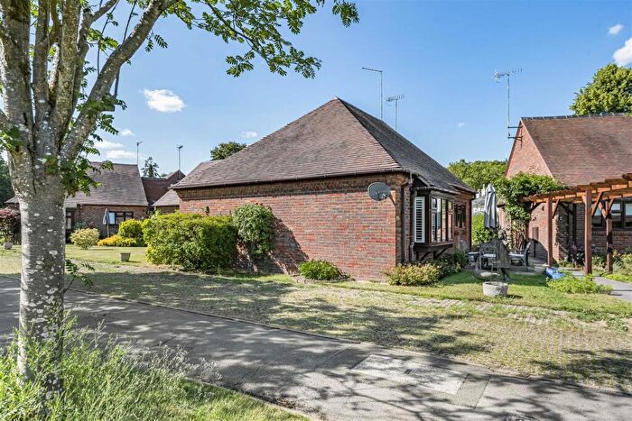 1 Bedroom Retirement Property For Sale In Bowling Court, Henley-On-Thames, RG9
