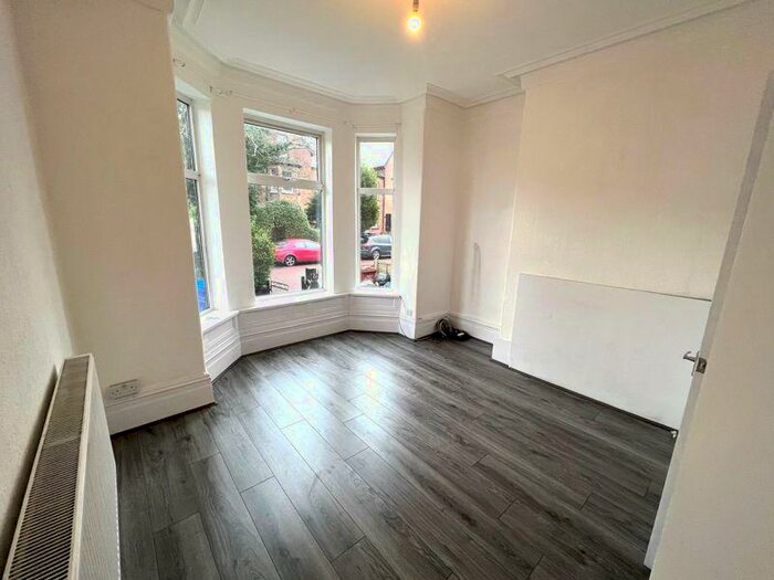 4 Bedroom Terraced House To Rent In New Lane, Manchester, M30