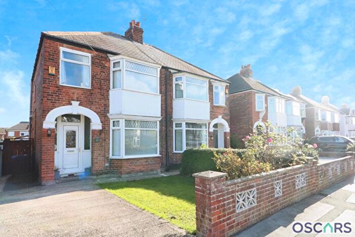 3 Bedroom Semi Detached House For Sale In Belgrave Drive, Hull, HU4