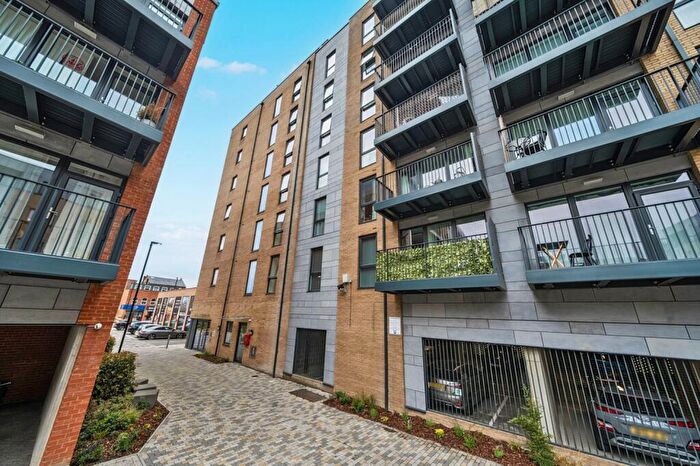 2 Bedroom Flat To Rent In Brewers Square Dartford, DA1