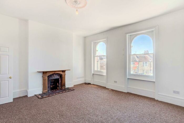 1 Bedroom Apartment To Rent In Roundhill Crescent, Round Hill Conservation Area, Brighton, BN2