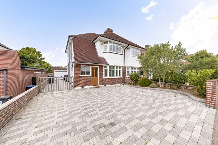 3 Bedroom Semi-Detached House To Rent In Christian Fields, London, SW16