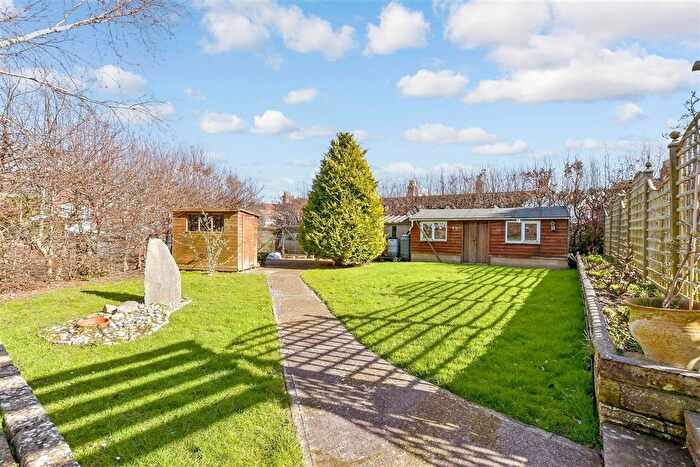 6 Bedroom Chalet For Sale In Elliston Road, Totland Bay, Isle Of Wight, PO39