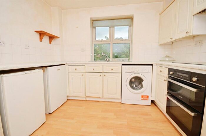 1 Bedroom Apartment For Sale In Whinchat, Aylesbury, Buckinghamshire, HP19