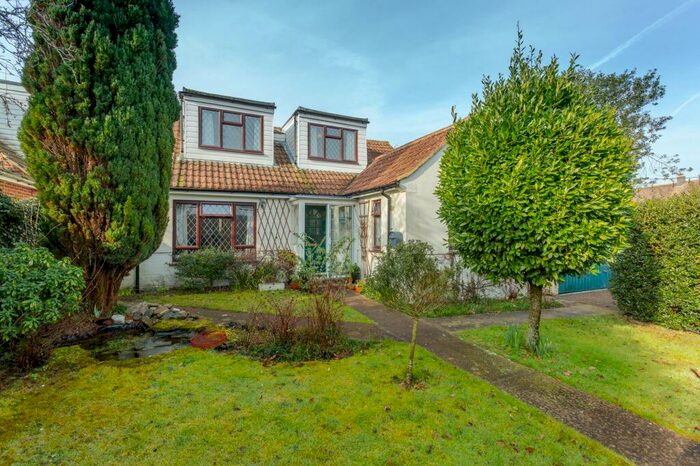 5 Bedroom Detached House For Sale In Dog Kennel Lane, Lyminge, CT18