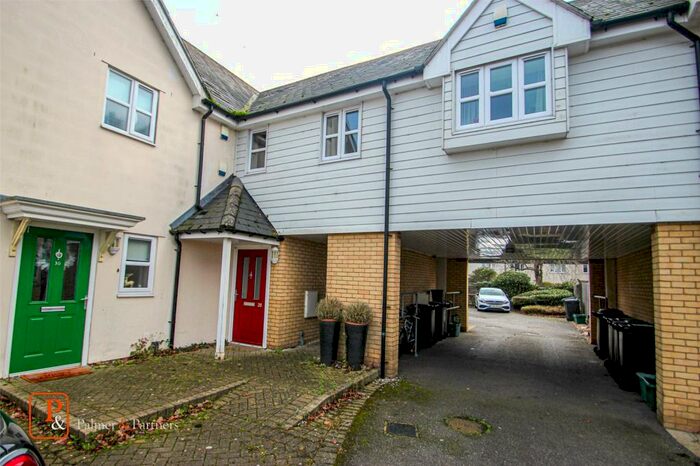 2 Bedroom Apartment To Rent In Elmwood Avenue, Colchester, Essex, CO2