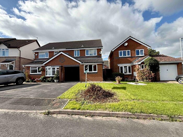 3 Bedroom Semi-Detached House To Rent In Clos Tygwyn, Gowerton, SA4