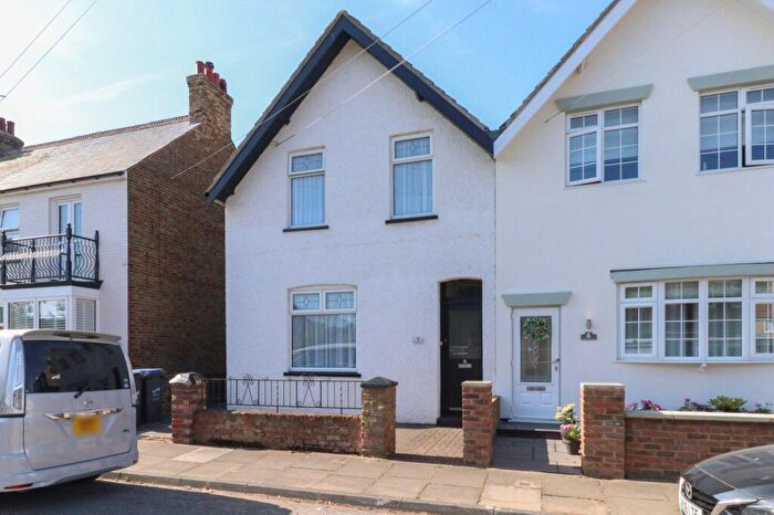4 Bedroom Semi-Detached House For Sale In York Terrace, Birchington, Kent, CT7