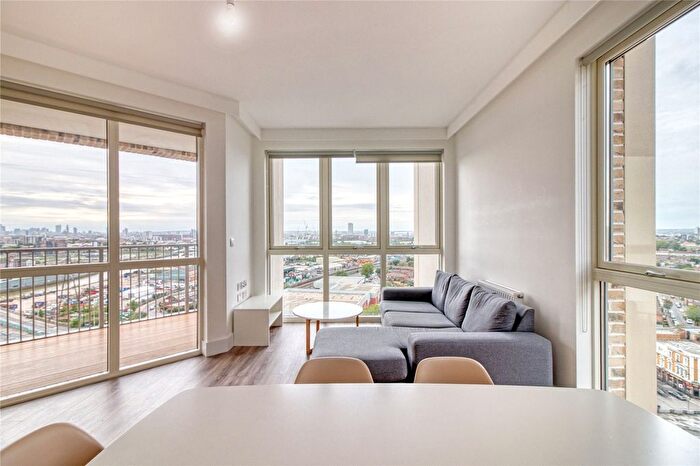 2 Bedroom Flat To Rent In Argo Apartments, Silvertown Way, E16