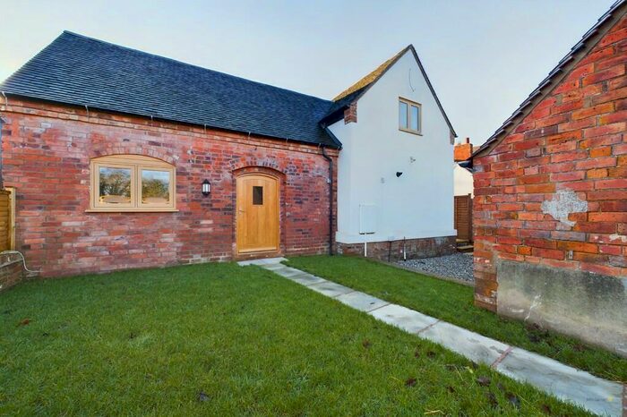 3 Bedroom Barn Conversion For Sale In Lullington Road, Coton-in-the-Elms, DE12